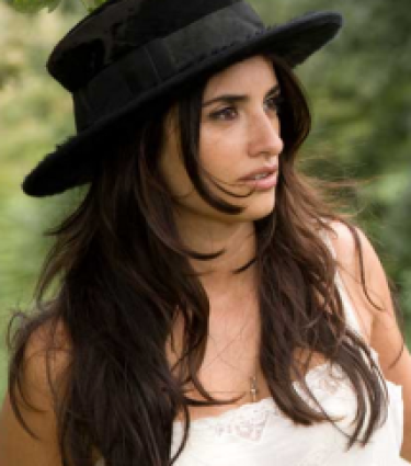 Effortless chic/crazy as Maria Elena in Vicky Cristina Barcelona
